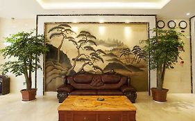 Peninsula Hotel